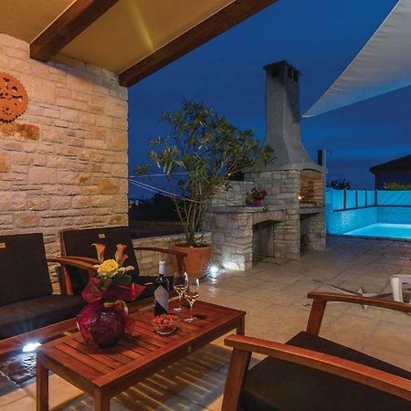 Luxury Apartment Alba With Pool Kanfanar Exterior photo