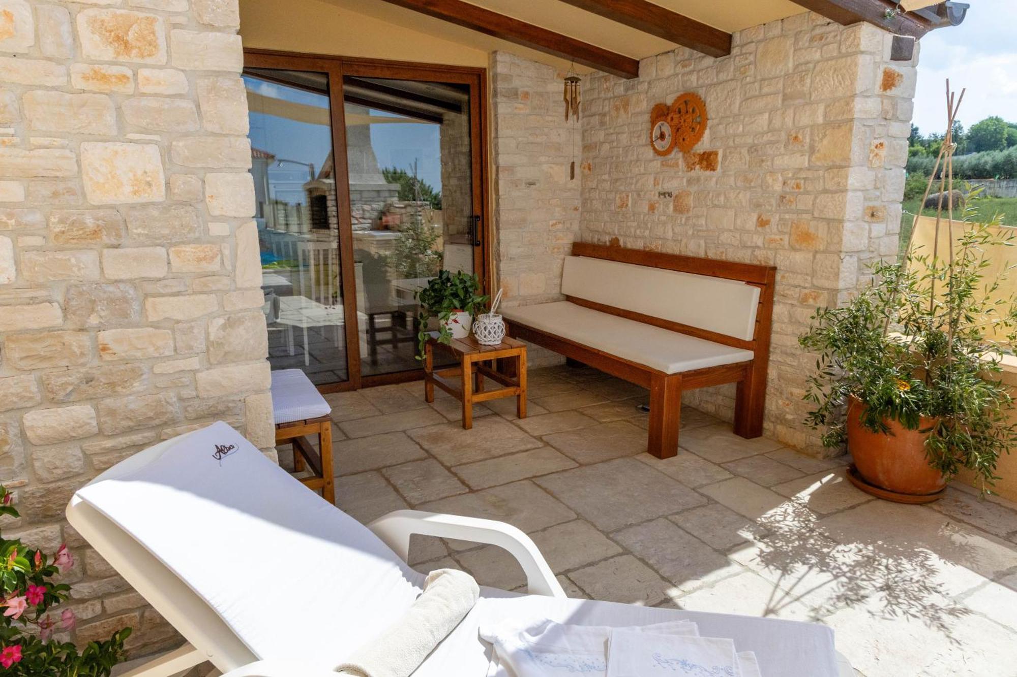 Luxury Apartment Alba With Pool Kanfanar Exterior photo