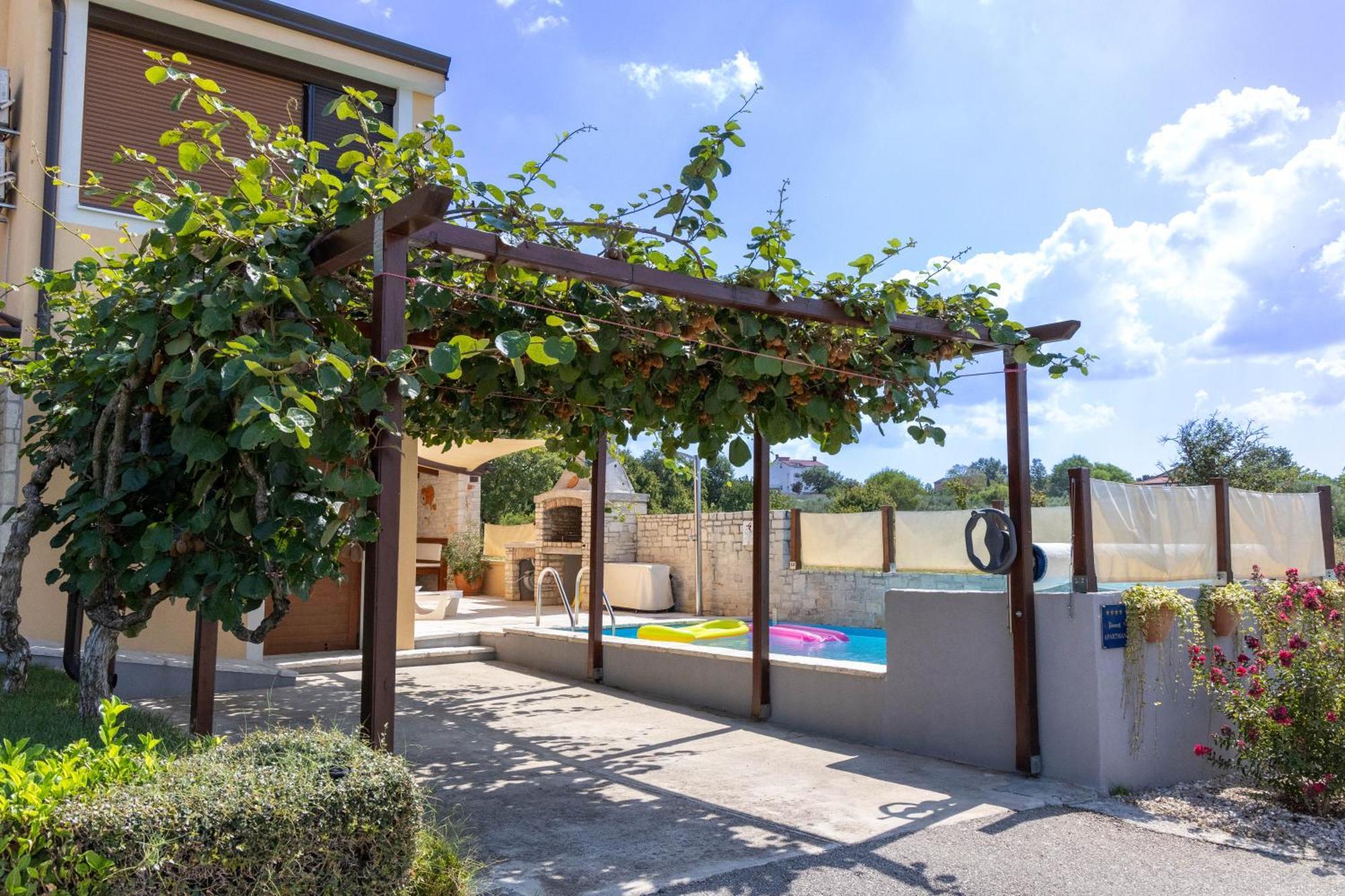 Luxury Apartment Alba With Pool Kanfanar Exterior photo